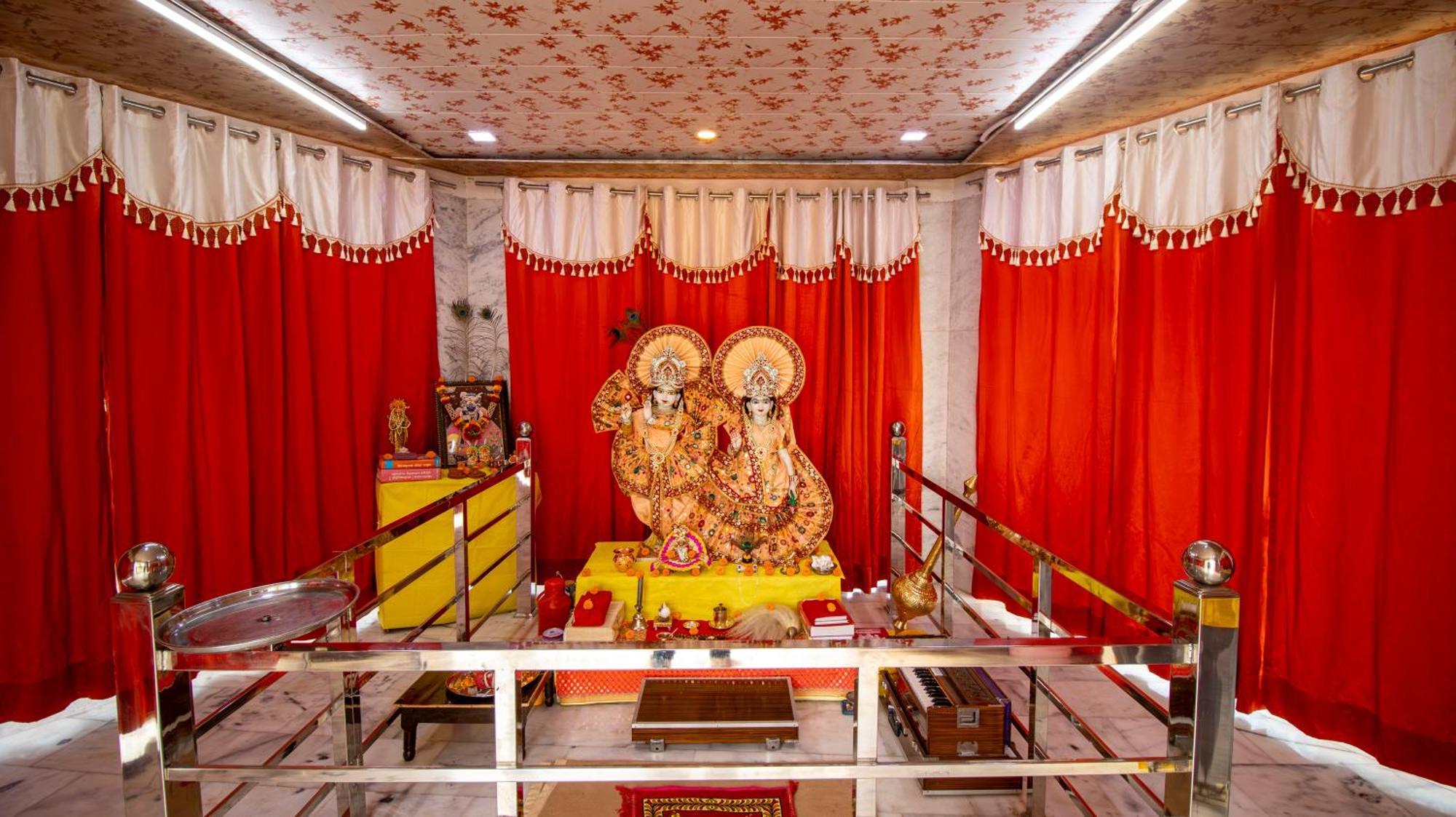 Elegance Resort Vrindavan Bagian luar foto