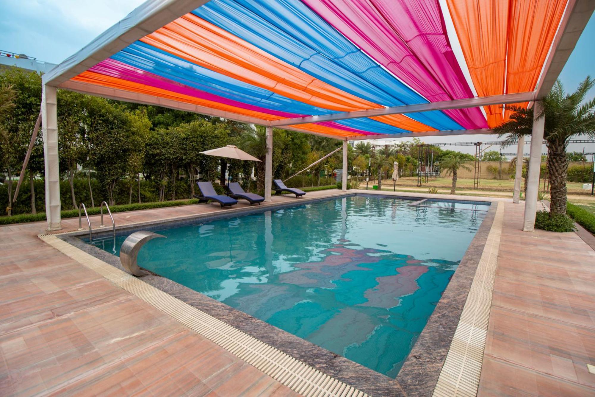 Elegance Resort Vrindavan Bagian luar foto