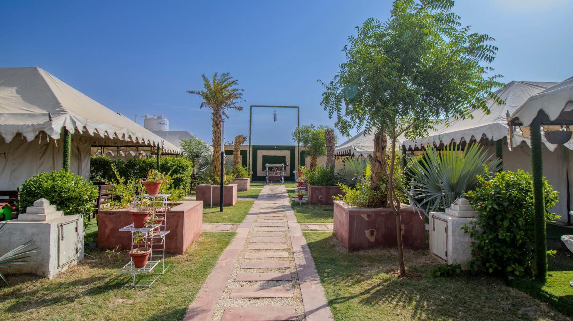 Elegance Resort Vrindavan Bagian luar foto