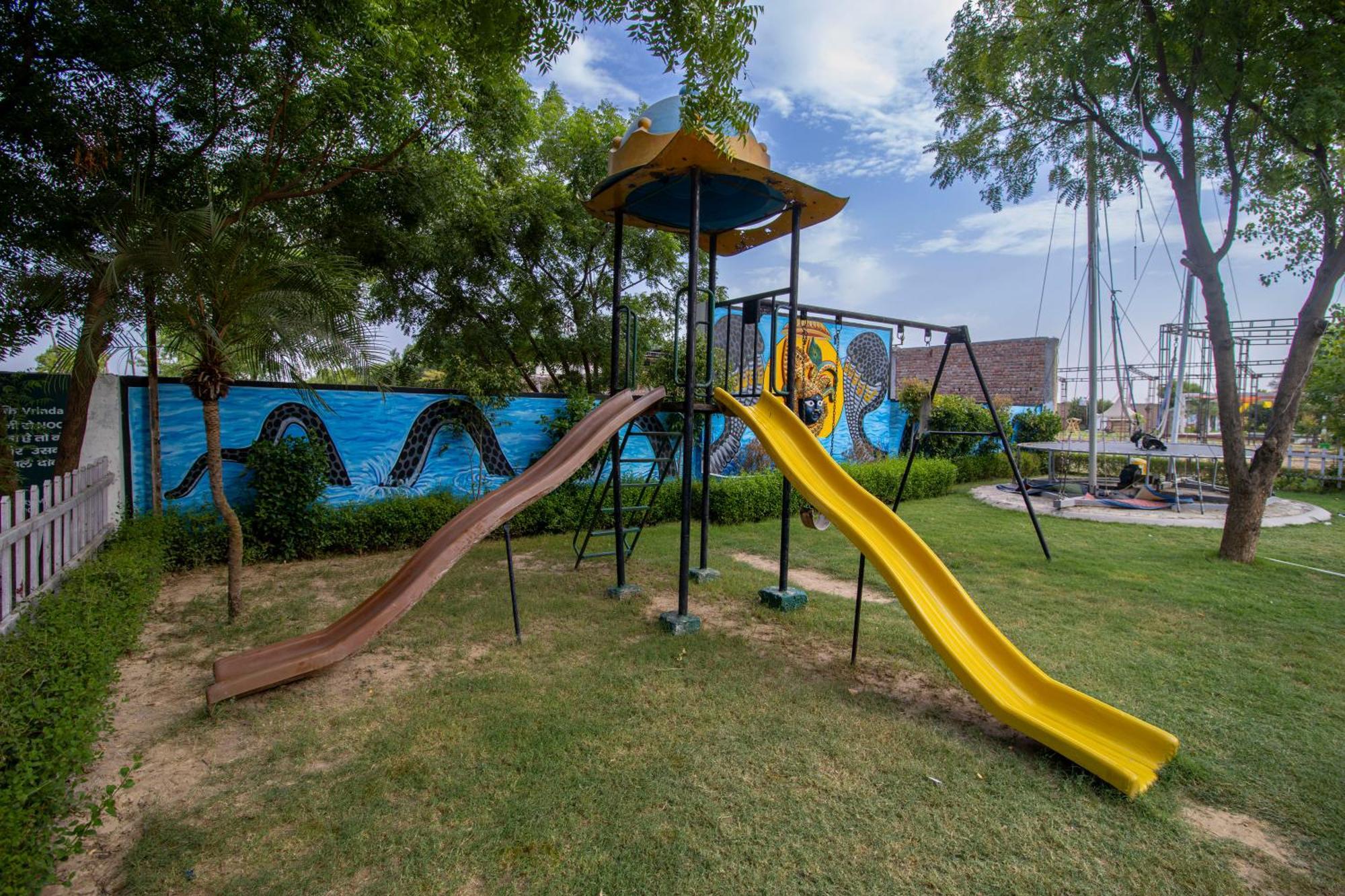 Elegance Resort Vrindavan Bagian luar foto