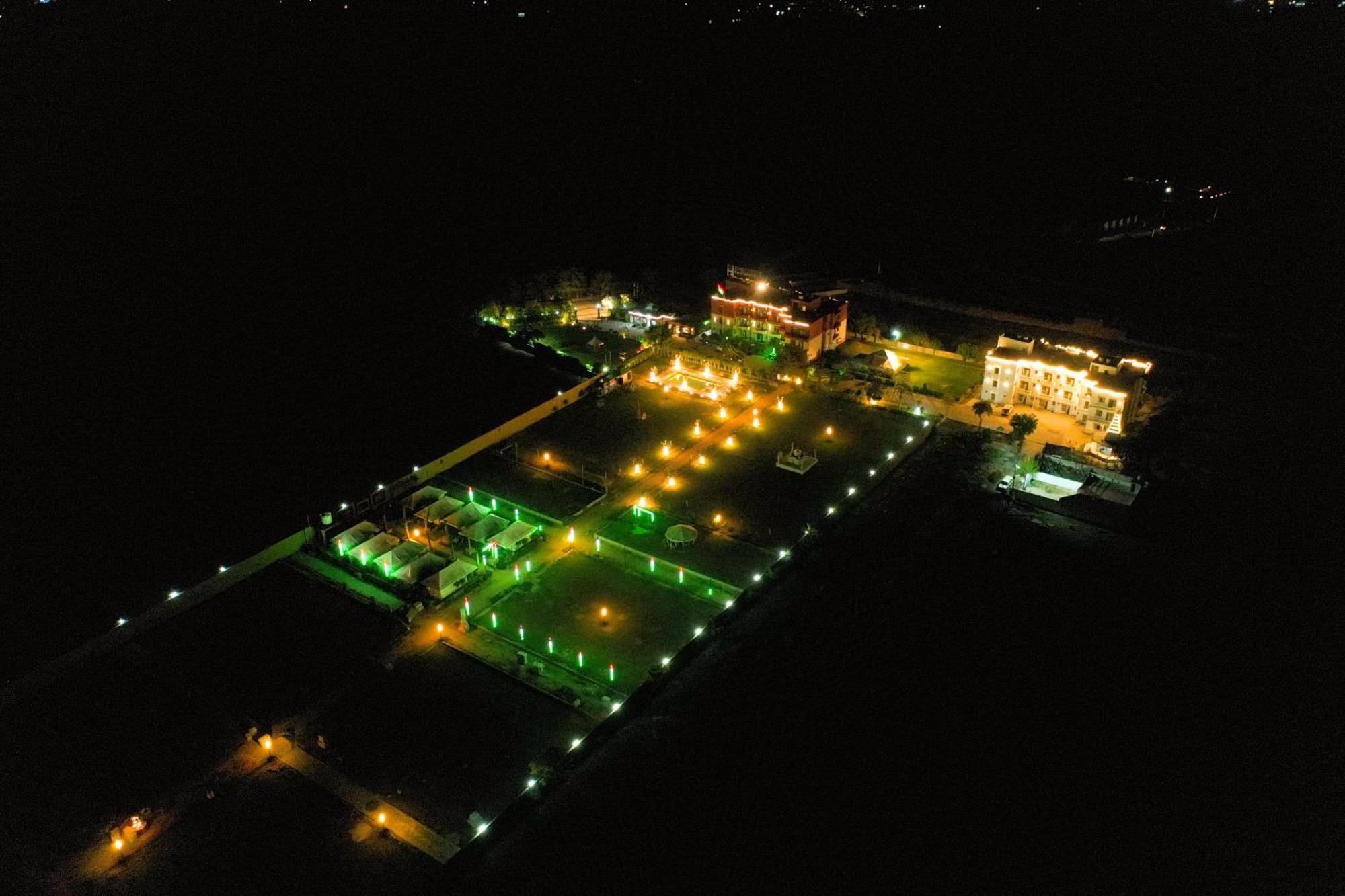 Elegance Resort Vrindavan Bagian luar foto
