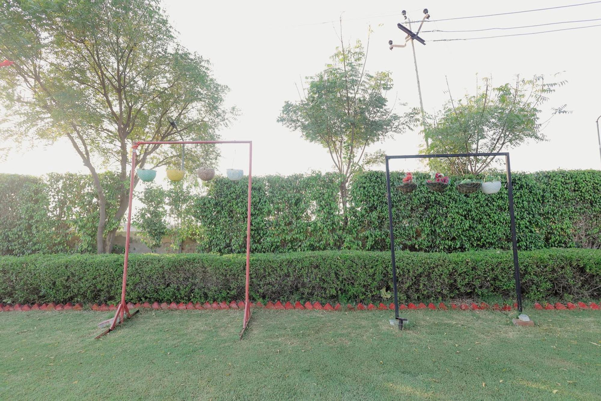 Elegance Resort Vrindavan Bagian luar foto