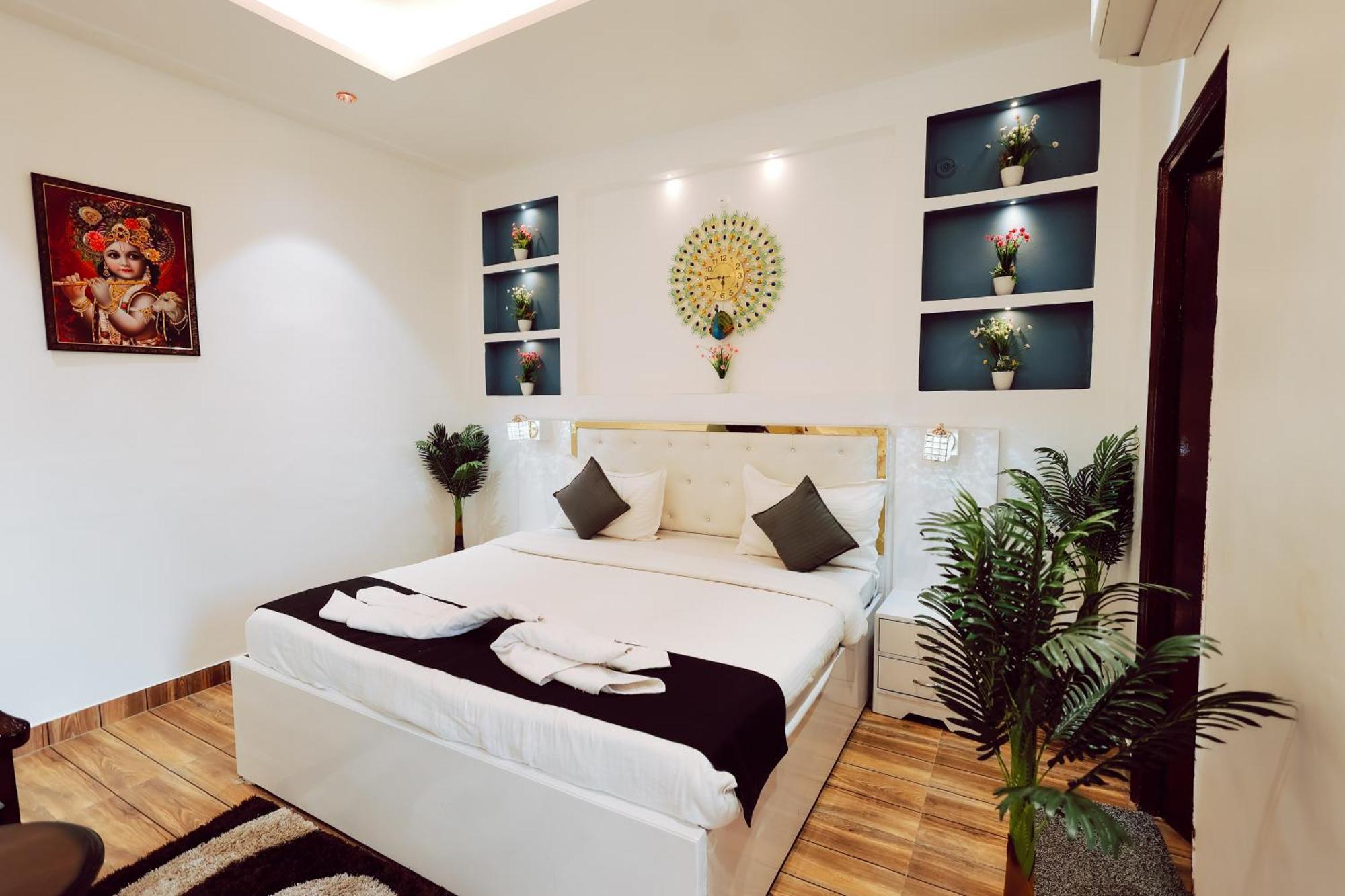 Elegance Resort Vrindavan Bagian luar foto